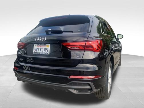 2024 Audi Q3 Premium 45 TFSI S line quattro Tiptronic