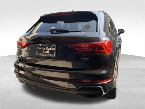 2022 Audi Q3 45 S line Premium