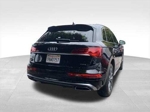 2022 Audi Q5 45 S line Prestige