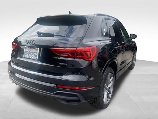 2024 Audi Q3 Premium 45 TFSI S line quattro Tiptronic