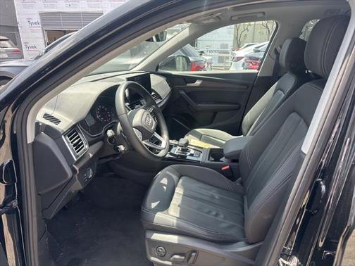 2024 Audi Q5 40 Premium