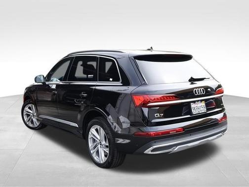 2024 Audi Q7 45 Premium