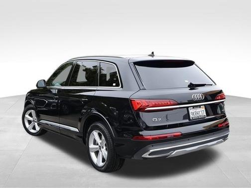 2024 Audi Q7 45 Premium
