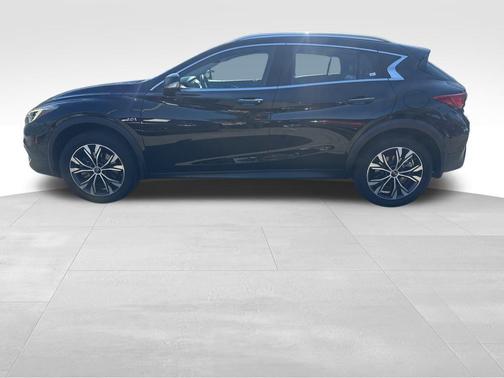 2018 INFINITI QX30 Premium