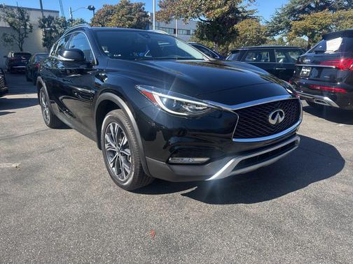 2018 INFINITI QX30 Premium