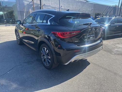 2018 INFINITI QX30 Premium