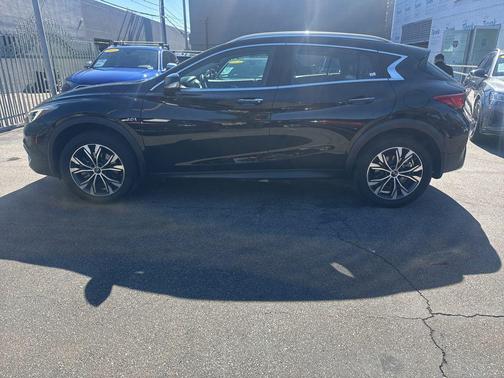 2018 INFINITI QX30 Premium