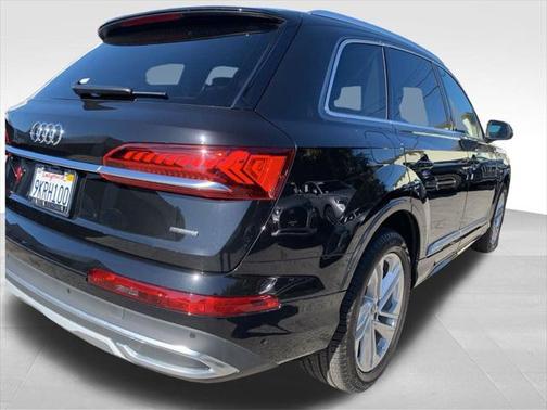 2024 Audi Q7 55 Premium Plus