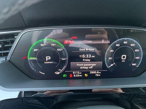2022 Audi e-tron Premium Plus