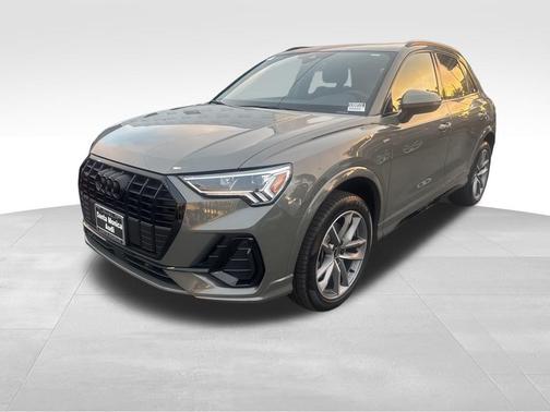 2024 Audi Q3 Premium 45 TFSI S line quattro Tiptronic