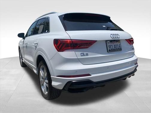 2022 Audi Q3 45 S line Premium