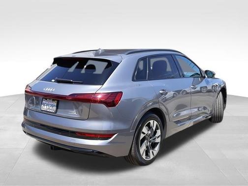 2023 Audi e-tron Premium quattro