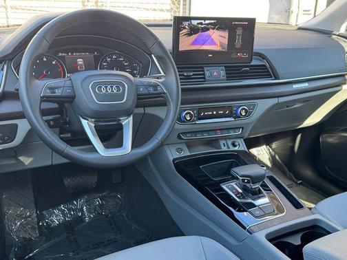2023 Audi Q5 45 S line Premium