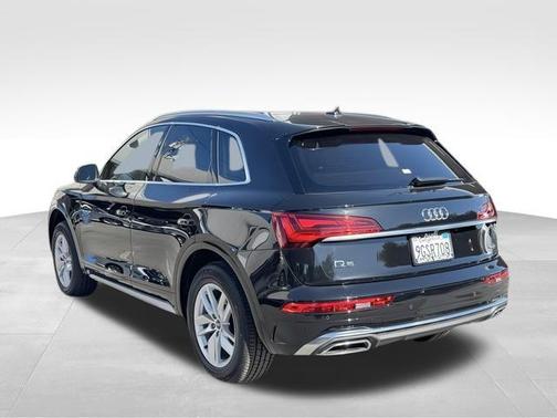 2023 Audi Q5 45 S line Premium