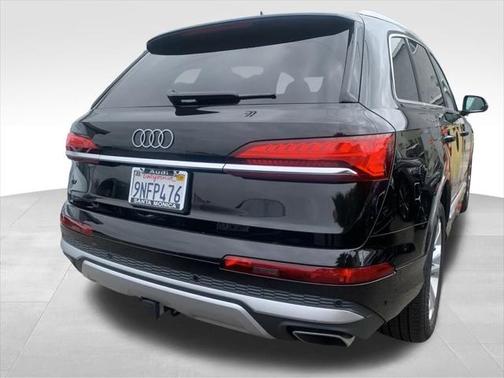 2025 Audi Q7 45 Premium Plus