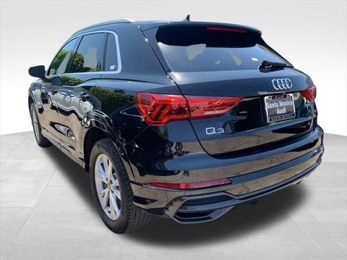 2022 Audi Q3 45 S line Premium