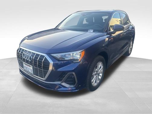 2022 Audi Q3 45 S line Premium