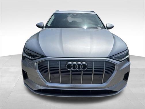 2022 Audi e-tron Premium