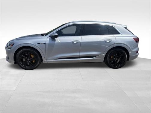 2022 Audi e-tron Premium