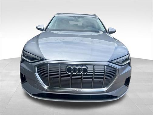 2022 Audi e-tron Premium