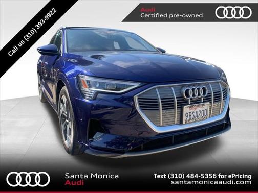 2022 Audi e-tron Premium Plus