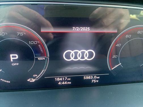 2022 Audi e-tron Premium Plus