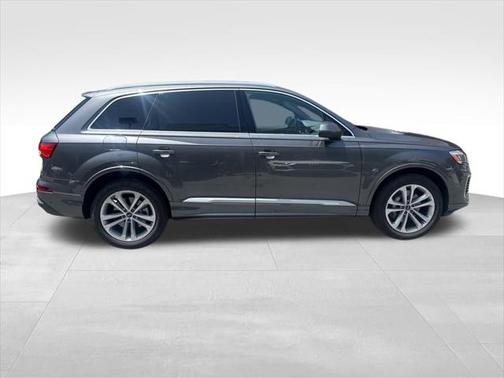 2025 Audi Q7 45 Premium