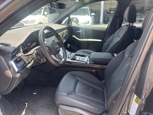 2025 Audi Q7 45 Premium