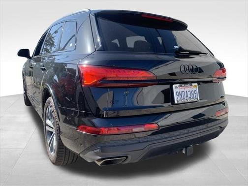 2025 Audi Q7 45 Premium Plus