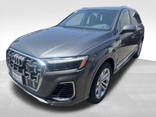 2025 Audi Q7 45 Premium