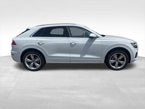2023 Audi Q8 55 Premium Plus