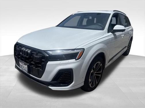 2025 Audi Q7 45 Premium Plus