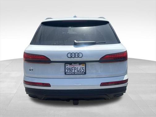 2025 Audi Q7 45 Premium Plus