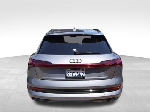 2023 Audi e-tron Premium quattro