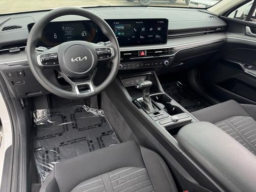 2025 Kia K5 LXS