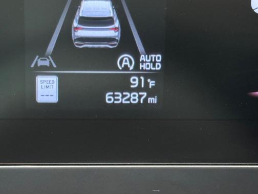 Snow White Pearl 2024 Kia Sportage LX