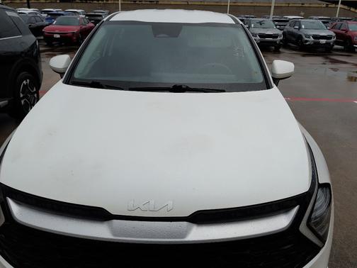 Snow White Pearl 2024 Kia Sportage LX