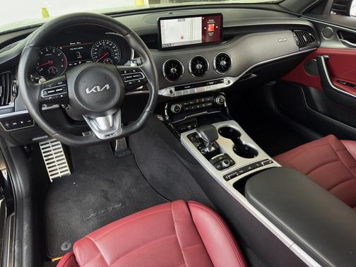 2023 Kia Stinger GT2