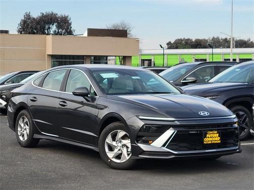 2025 Hyundai SONATA SE