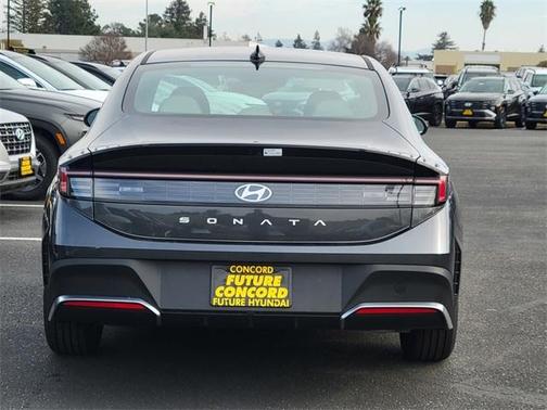 2025 Hyundai SONATA SE