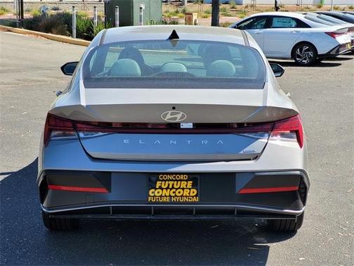 2025 Hyundai ELANTRA HEV Limited