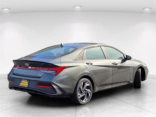 2025 Hyundai ELANTRA HEV SEL Sport