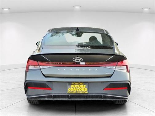 2025 Hyundai ELANTRA HEV SEL Sport
