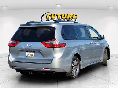 2020 Toyota Sienna Limited Premium