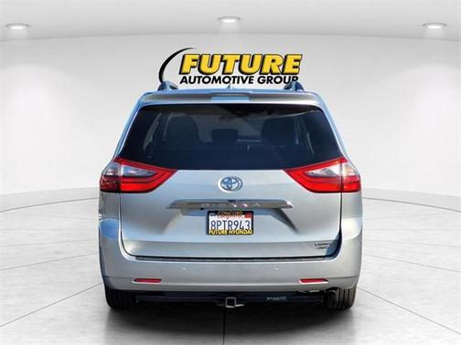 2020 Toyota Sienna Limited Premium