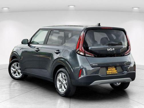 Gray 2025 Kia Soul LX