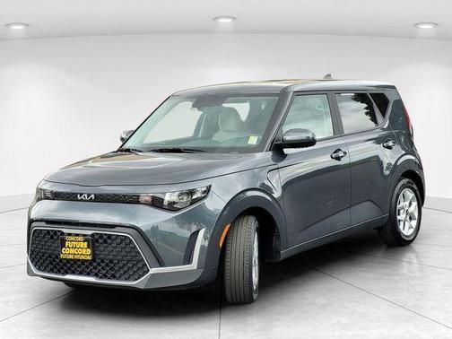 Gray 2025 Kia Soul LX