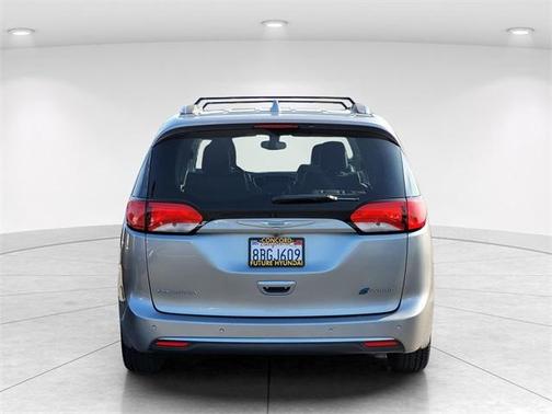 2018 Chrysler Pacifica Hybrid Touring L