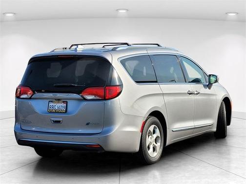2018 Chrysler Pacifica Hybrid Touring L