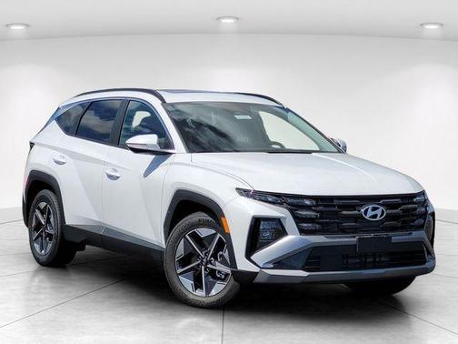 White Pearl 2026 Hyundai TUCSON SEL Premium